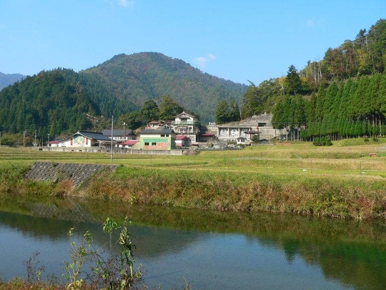 四国八十八カ所霊場を凝縮!? 工場のような寺「中風寺奥の院」の現実的設計思想/小嶋独観|webムー 世界の謎と不思議のニュース&考察コラム