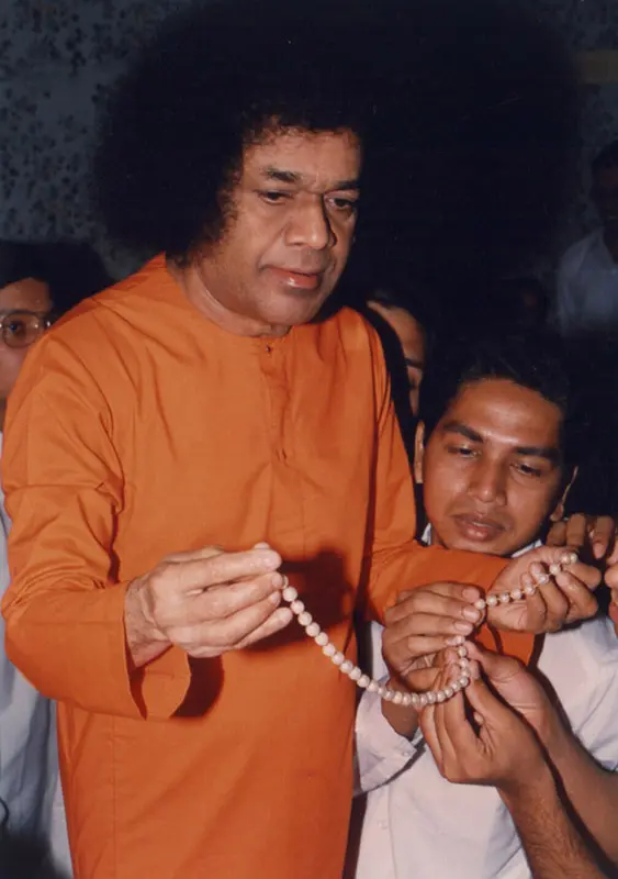 神人サイババの奇跡 奇跡を現出した神の化身伝説！ 生まれ変わりの聖人サイババの