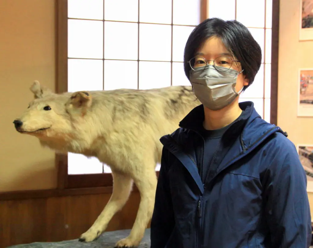 白狼に導かれてオオカミ信仰の現場へ…七ツ石神社を再建した〝狼の娘〟の神秘体験／本田不二雄｜webムー 世界の謎と不思議のニュース＆考察コラム