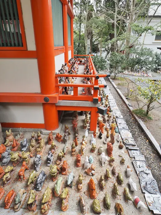 人形のオブジェ 人形が社殿を埋め尽くす和歌山「淡嶋神社」の真骨頂とは!? 「見せる