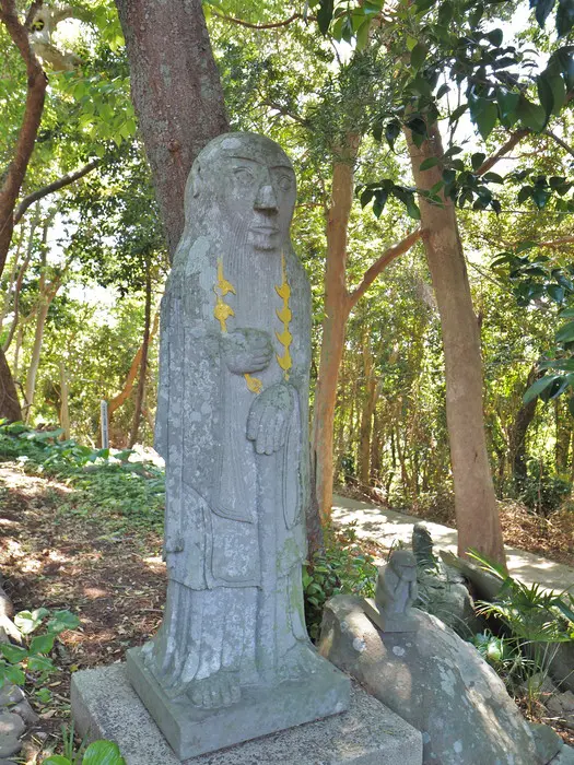 謎の女神と大量の奉納猿… 明治まで一般人の入山が禁じられていた壱岐島