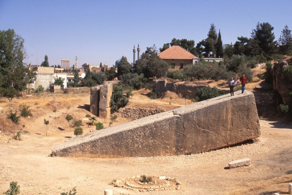 バアル神を祀った巨大神殿遺跡「太陽の都」はいかに建造されたのか？ 「バールベックの巨石」の謎