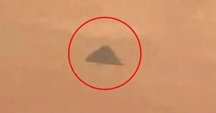 夜明けの鉱山上空を猛スピードで駆け抜けた「三角型UFO」の謎！ 怪現象