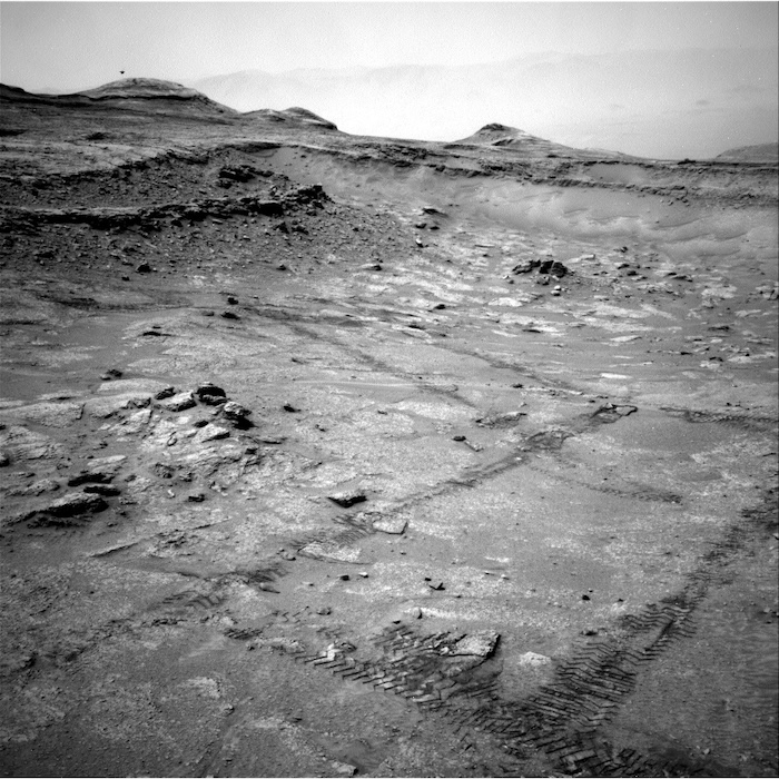 火星探査機「キュリオシティ」が空飛ぶ円盤を激撮！  NASA公式サイトに掲載された地球外UFO画像に騒然